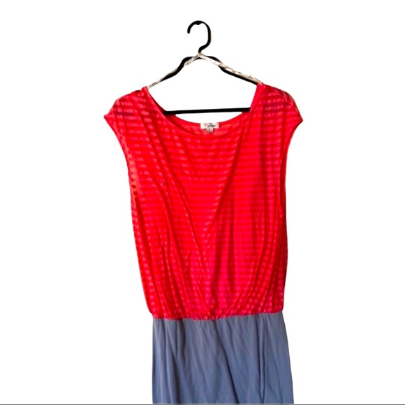 GUESS Mini Dress – Size Small 💖 Chic & Stylish! 💖 - Picture 3 of 5